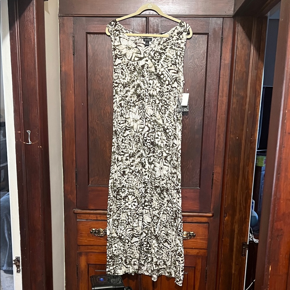 Erika Floral Sleeveless Maxi Dress
